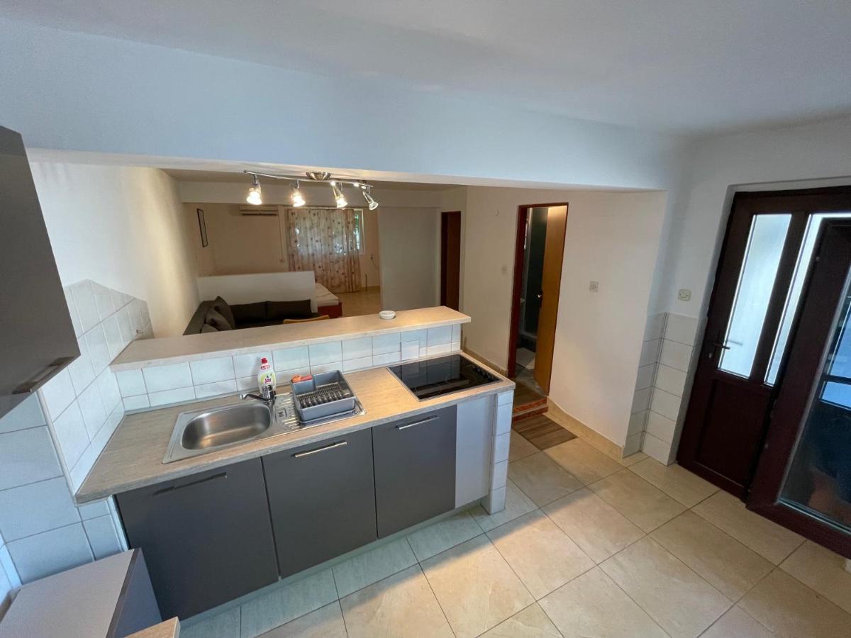 Apartment Victoria Stara Baska Exterior photo